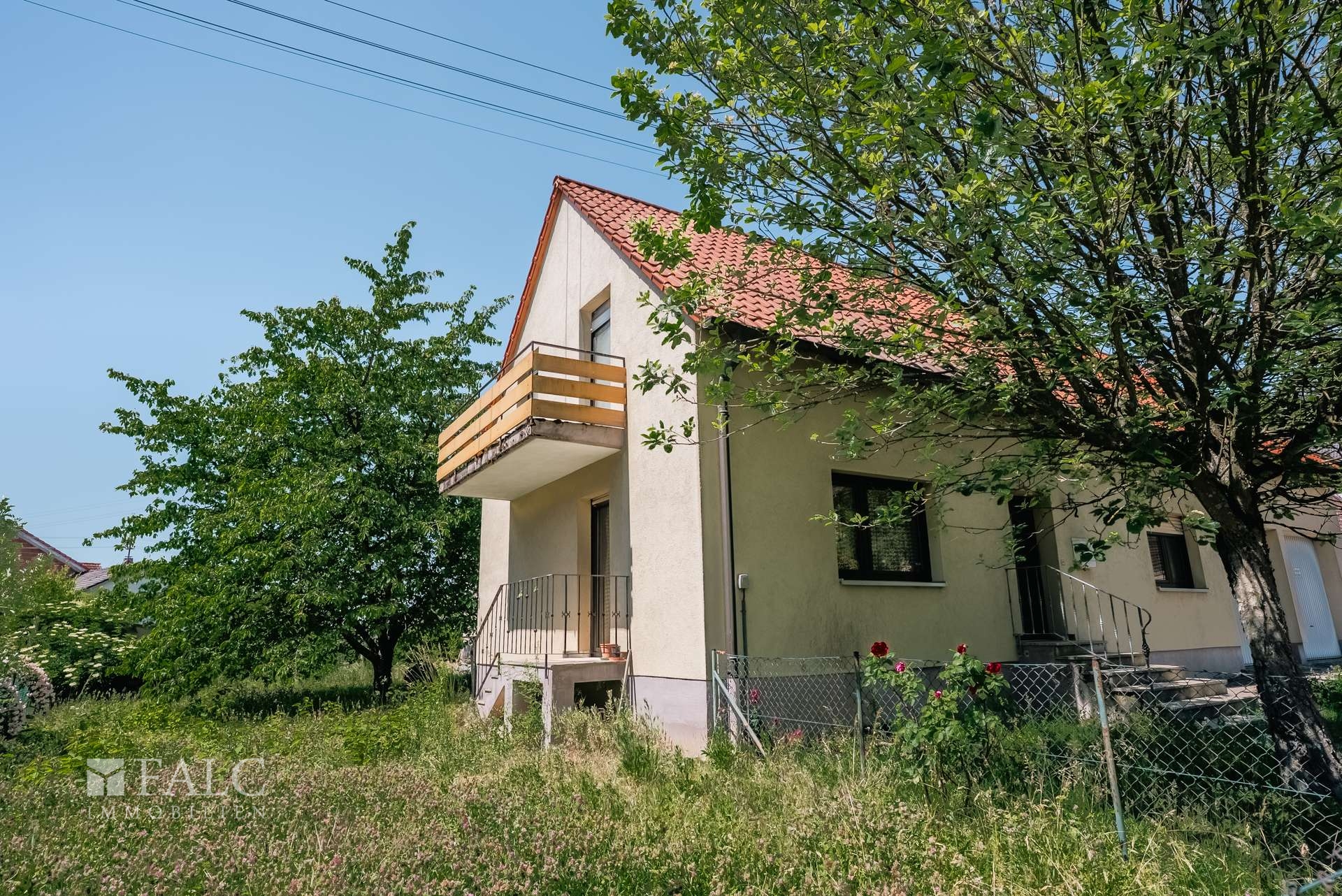 Aussenansicht Seitlich Haus